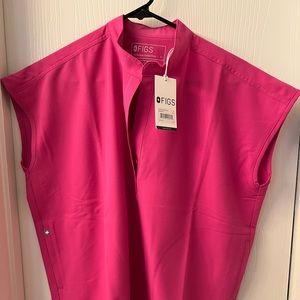 FIGS Scrubs Size SM Rafaela oversized top, and PSM Zamora high waist jogger